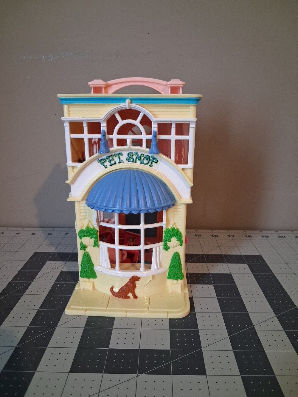 Vintage Fisher Price Mattel Sweet Streets Beauty Salon Pet Shop Pink Yellow